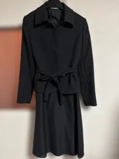 ブラックスカートスーツ（ジャケット付き）