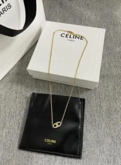 イエローとパープルのバケットハット