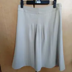 EMMAJAMES グレー系ベージュ膝丈スカート　定価6.900円＋税　13号