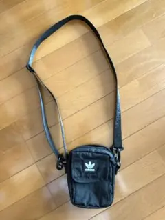 adidas ショルダーバッグ