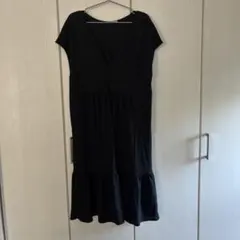 ZARA ザラ　ワンピース　Vネック　黒　シンプル　体型カバー
