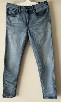 ユニクロ　ezyジーンズ　ライトブルー　メンズMサイズ