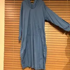 フード付きブルーシャツワンピース