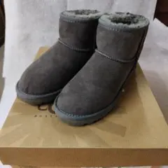 UGG クラシックミニムートンブーツ　グレー