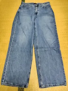 ユニクロ ワイドストレートジーンズ W31