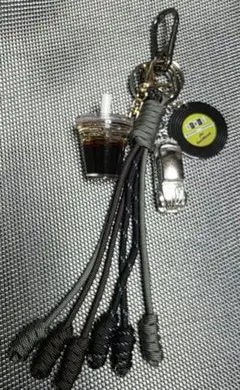 ハンドメイド　バックチャーム　じゃらじゃらキーホルダー　パラコード　カフェ　車