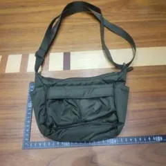 オリーブグリーン ショルダーバッグ