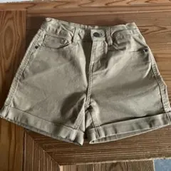 西松屋　ショートパンツ　ベージュ 130
