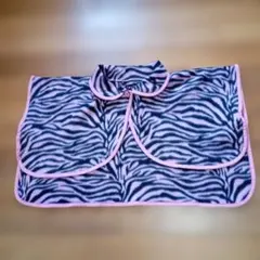ゼブラ柄フリースブランケット 襟付き