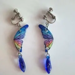 蝶の羽デザイン ペア 2種類のイヤリングです