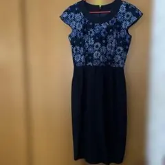 銀座マギー花柄刺繍 ネイビー 半袖ひざ丈ワンピースお値下げ