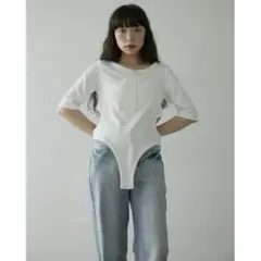 カットアウト Tシャツ