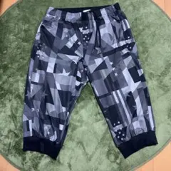 adidas 幾何学模様 ショートパンツ Lサイズ （7部丈）