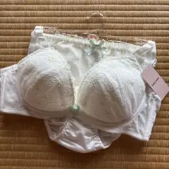 tutuanna 花柄刺繍 ブラジャーショーツセット E75