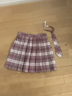 ピンク系チェック柄プリーツスカートとネクタイセット