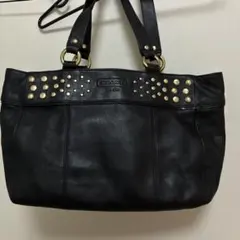 COACH ブラックレザーショルダーバッグ