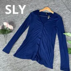 極美品✨スライ SLY Vネックカットソー 紺 ネイビー ストレッチ 2のサムネイル