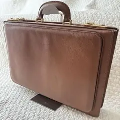 【希少】サルヴァトールフェラガモ 本革 アタッシュケース ダイヤルロック 茶のサムネイル