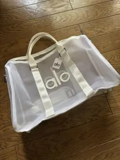 alo yoga メッシュ トートバッグ ホワイト ほぼ新品 - メルカリ
