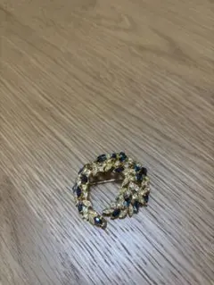 葉の形状 ゴールド ブローチ　ドーラン