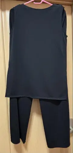 クレープジャージー　ノースリーブとストレートパンツ　M ブラック