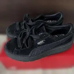 PUMA SUEDE 厚底 スニーカー ブラックのサムネイル
