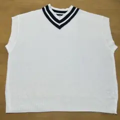 WEGOホワイトニットVネックベスト　Mサイズ