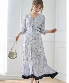 完売 新品 ウエストりぼん付きパール釦水彩ラインフラワープリントワンピース B