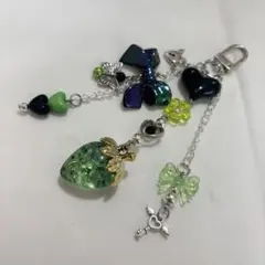 51.ビーズキーホルダー いちごちゃん