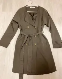 as know as アズノウアズ　カーキ　トレンチコートのサムネイル