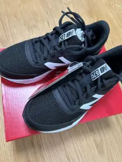 ニューバランス　キッズ　スニーカー 19cm