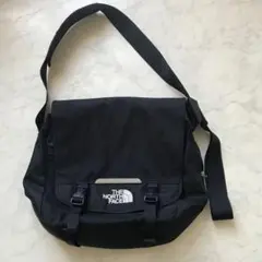 ノースフェイス 長さ調節可 少し大きめのショルダーバッグ