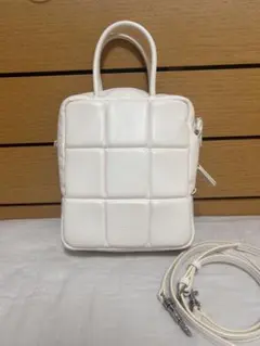 ADD CULUMN ホワイト ショルダーバッグ