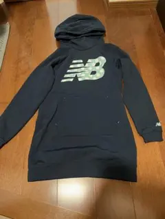 New Balance フード付きロングパーカー　レディースMサイズ