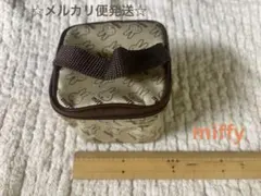 ナイロンポーチ