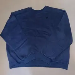 ネイビー トレーナー inの刺繍