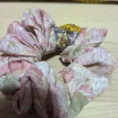 新生地☆ハンドメイドレース重ねシュシュ - メルカリ