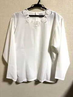 ブラウス　襟刺繍　長袖