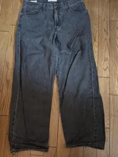 LEVI’S バギーデニム