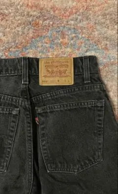 Levi's 550 ブラックデニムパンツのサムネイル