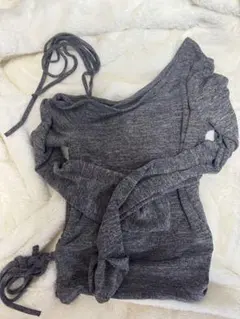 Dazy グレー オフショルダー 肩出し