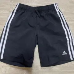 adidas 3本ライン 黒 ハーフパンツ