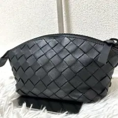 【希少✨美品/イントレチャート】ボッテガヴェネタ　ポーチ　小物入れ　レザー　人気のサムネイル