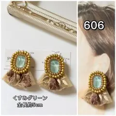 606/ビーズ刺繍　くすみグリーン　インド刺繍リボン　イヤリング　ピアス