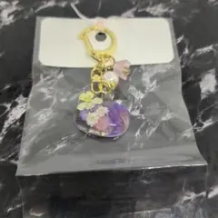 ハンドメイド 猫型チャーム レジン ドライフラワー ゴールド金具　１点限定