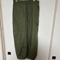 GU スーパーワイドカーゴパンツ　オリーブ