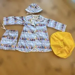 ベビーレインコート 水色 白鳥と女性