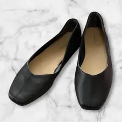 美品‼️黒レザー スクエアトゥ フラットシューズ