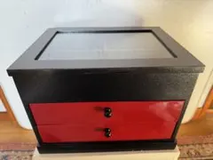 小物収納ボックス ブラック＆レッド 2段引き出し付き 天板ガラス張り　記念品