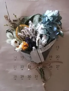 ③　秋色紫陽花と小花のミニブーケ　ドライフラワーのサムネイル